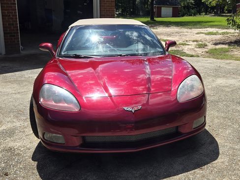 Used 2007 Chevrolet Corvette Convertible w/ Preferred Equipment Group image 2