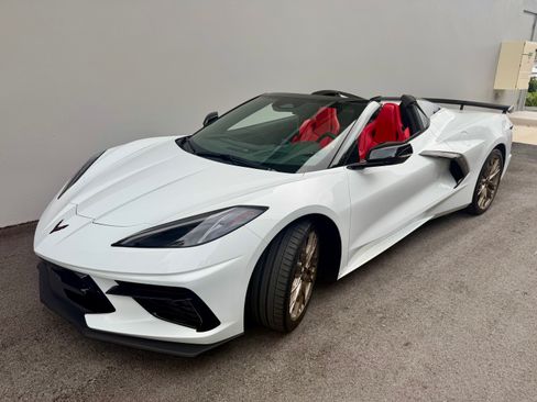 Used 2025 Chevrolet Corvette Stingray Convertible w/ Z51 Performance Package image 9