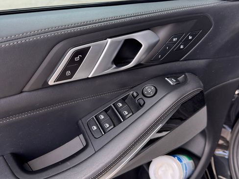 Used 2019 BMW X5 xDrive50i w/ M Sport Package image 23