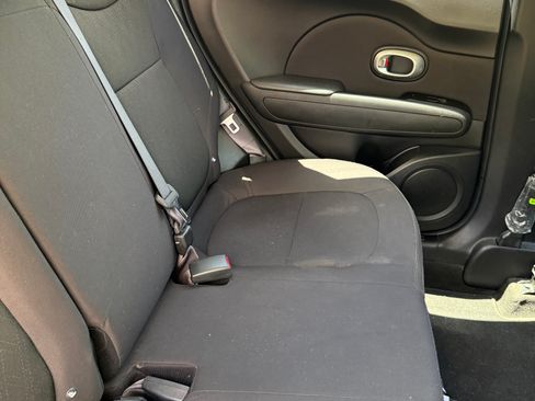 Used 2015 Kia Soul FWD image 10