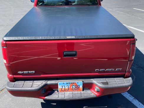 Used 2001 Chevrolet S10 Pickup LS w/ Preferred Equipment Group RWD image 15