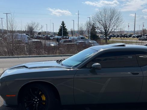 Used 2017 Dodge Challenger SXT Plus image 15