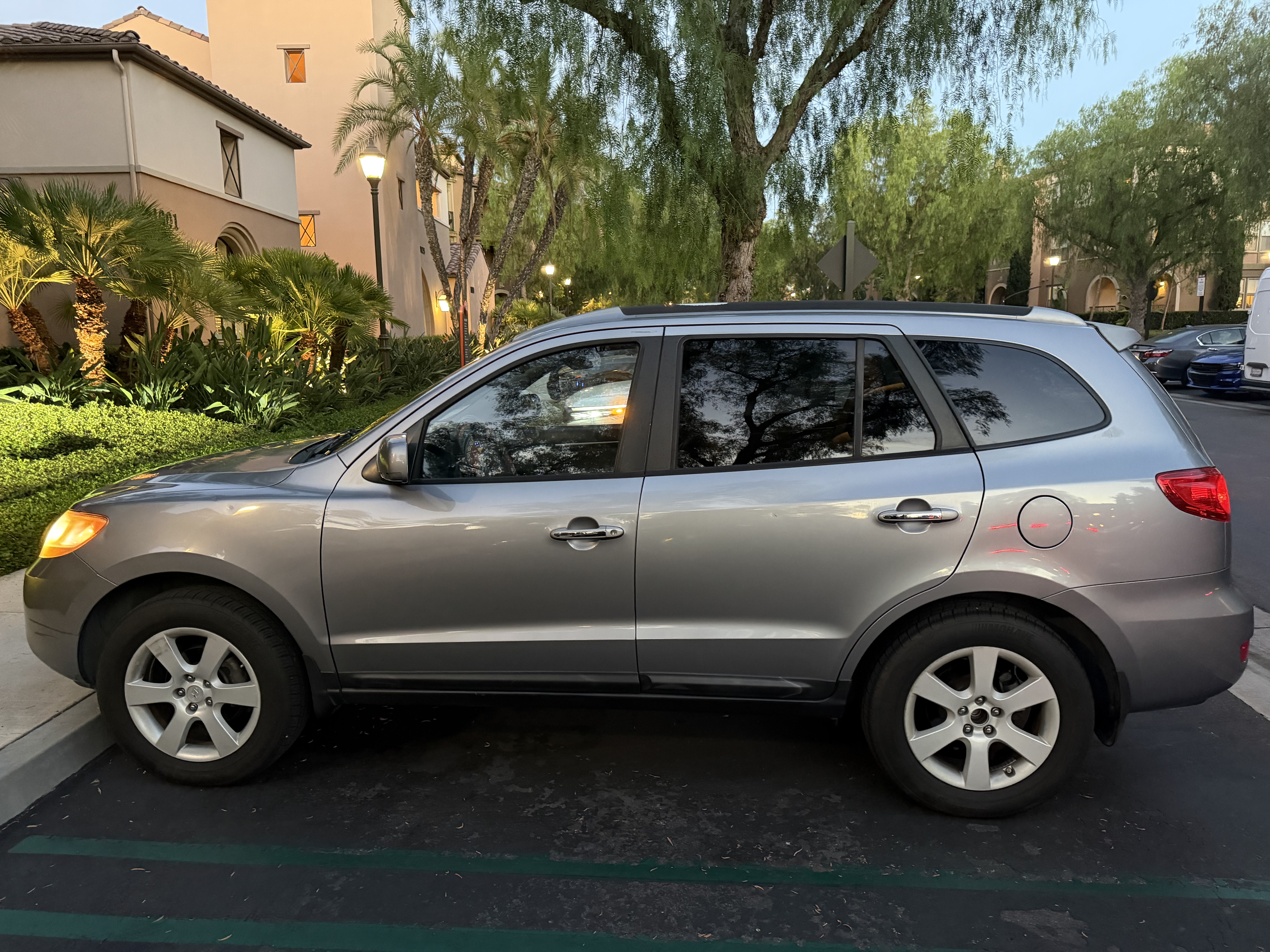 Used 2008 Hyundai Santa Fe Limited FWD image 1