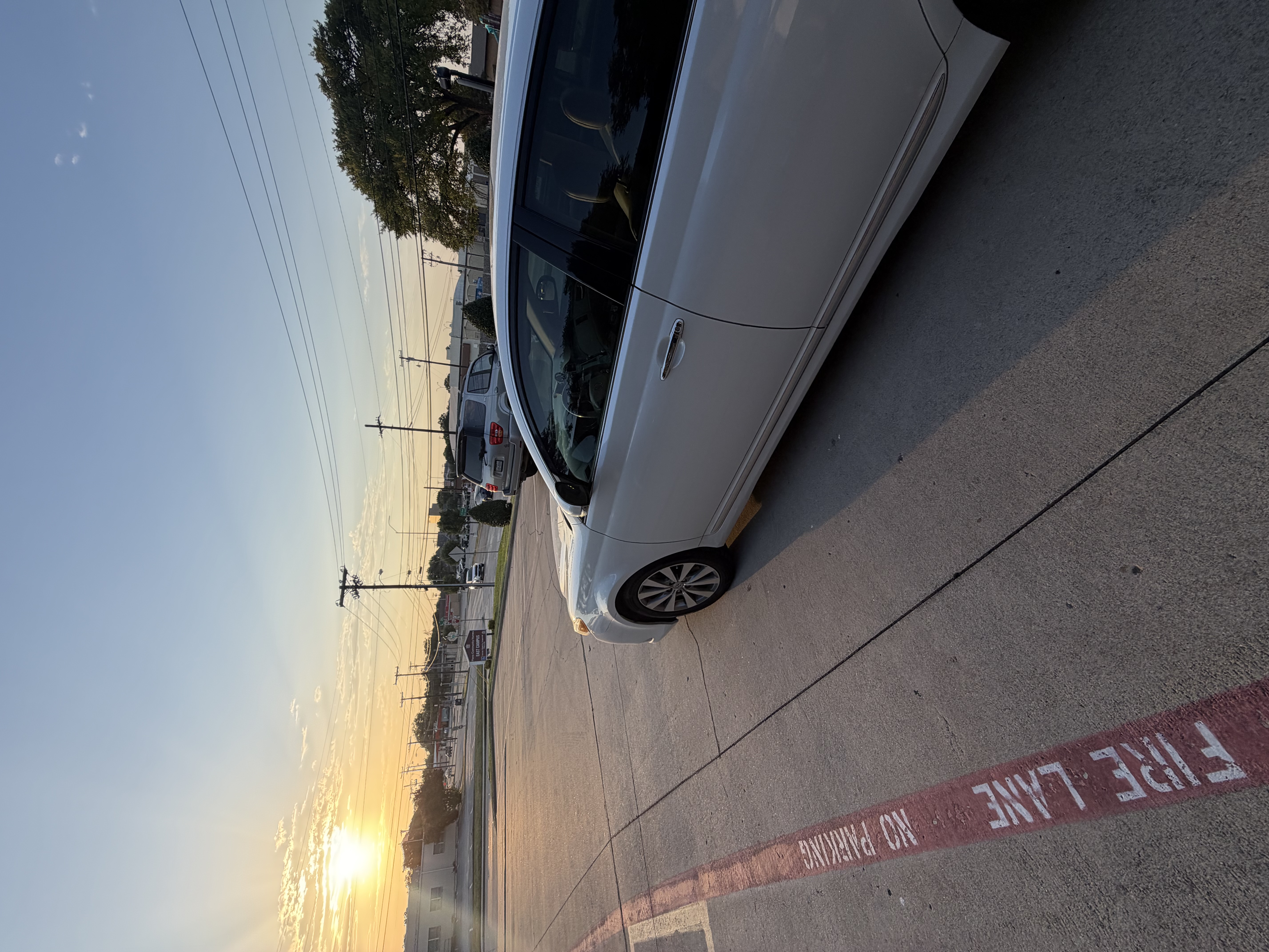 Used 2012 Toyota Avalon Limited FWD image 4