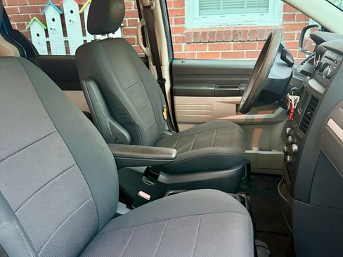 Used 2008 Dodge Grand Caravan SE image 8