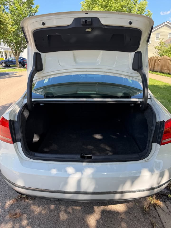 Used 2014 Volkswagen Passat 1.8T SEL Premium FWD image 12