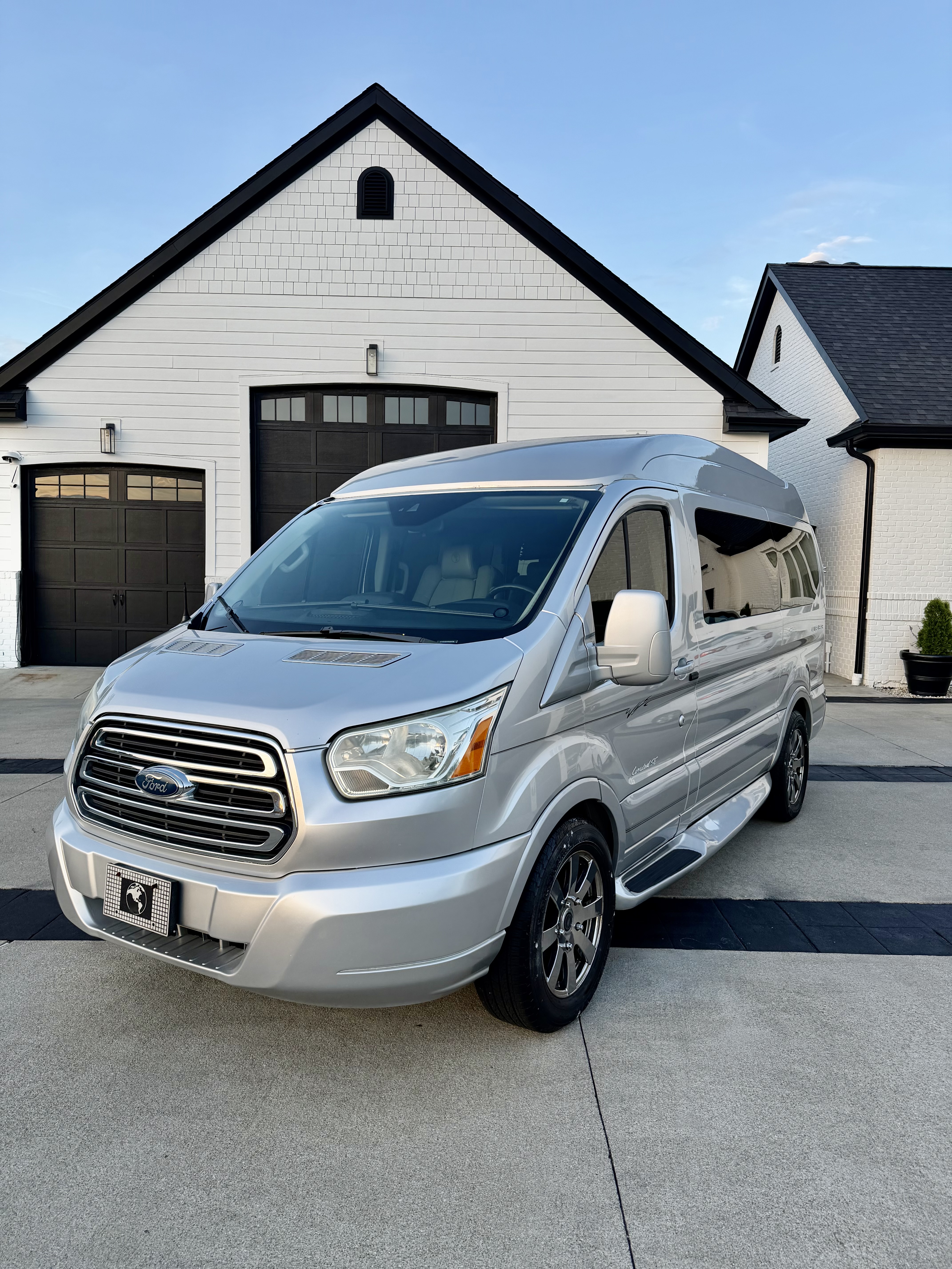 Used 2015 Ford Transit 150 130 Low Roof w/ Exterior Upgrade Package RWD image 4
