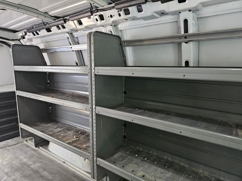 Used 2017 Chevrolet Express 2500 image 14