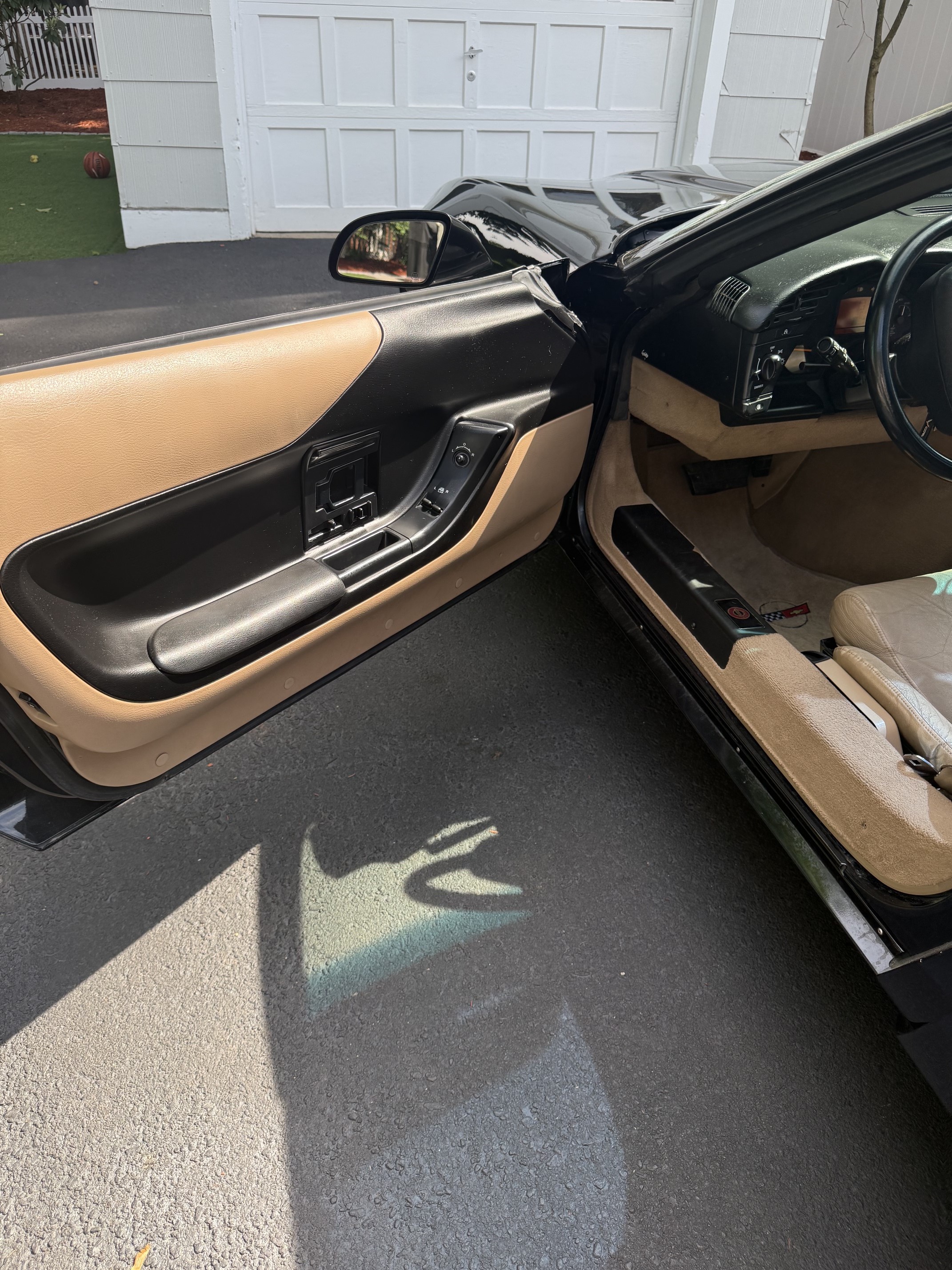 Used 1994 Chevrolet Corvette Coupe RWD image 6