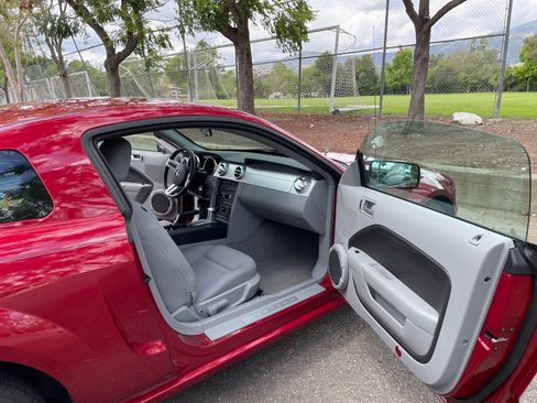 Used 2005 Ford Mustang GT image 17