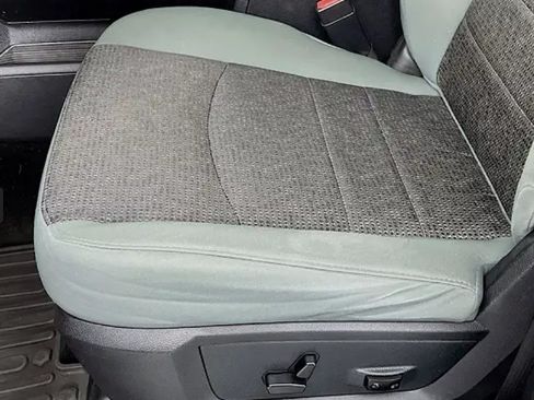 Used 2013 RAM 1500 Big Horn image 15