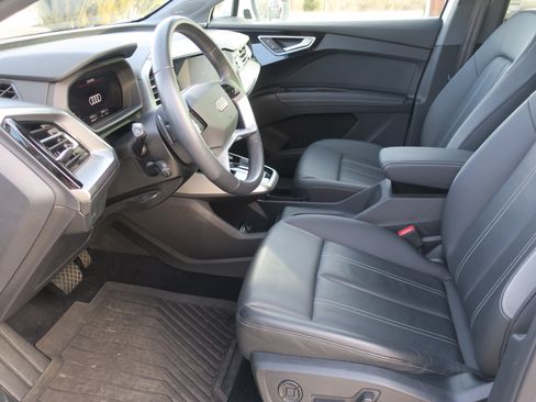 Used 2023 Audi Q4 e-tron Premium Plus w/ Premium Plus image 6