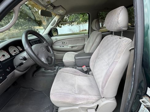 Used 2004 Toyota Tacoma PreRunner image 10