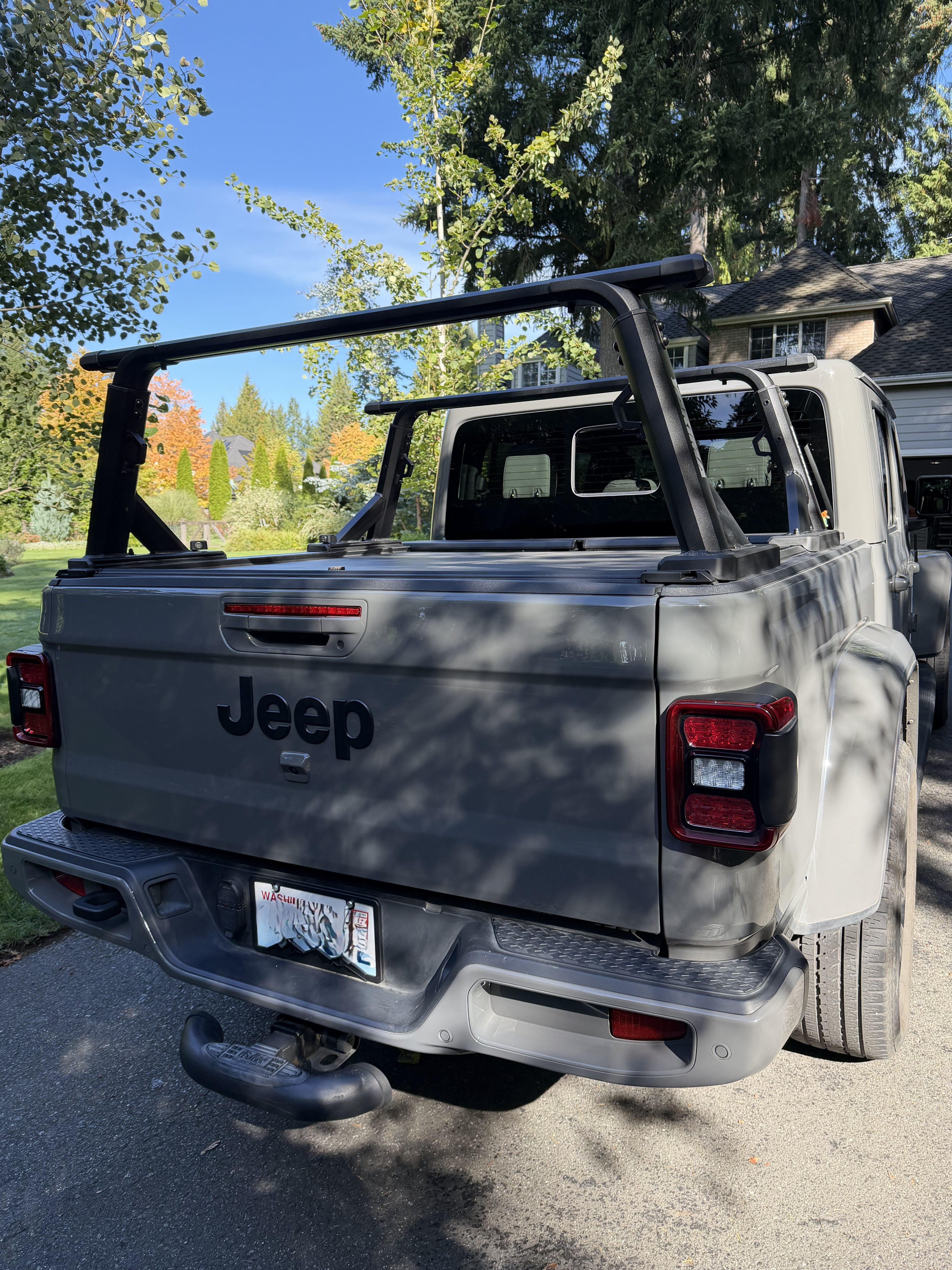 Used 2022 Jeep Gladiator Overland AWD/4WD image 6