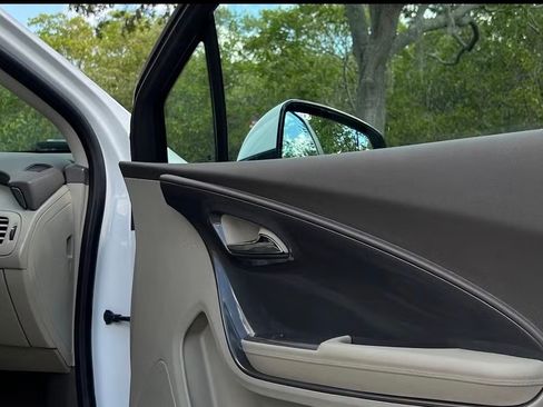 Used 2015 Chevrolet Volt image 9
