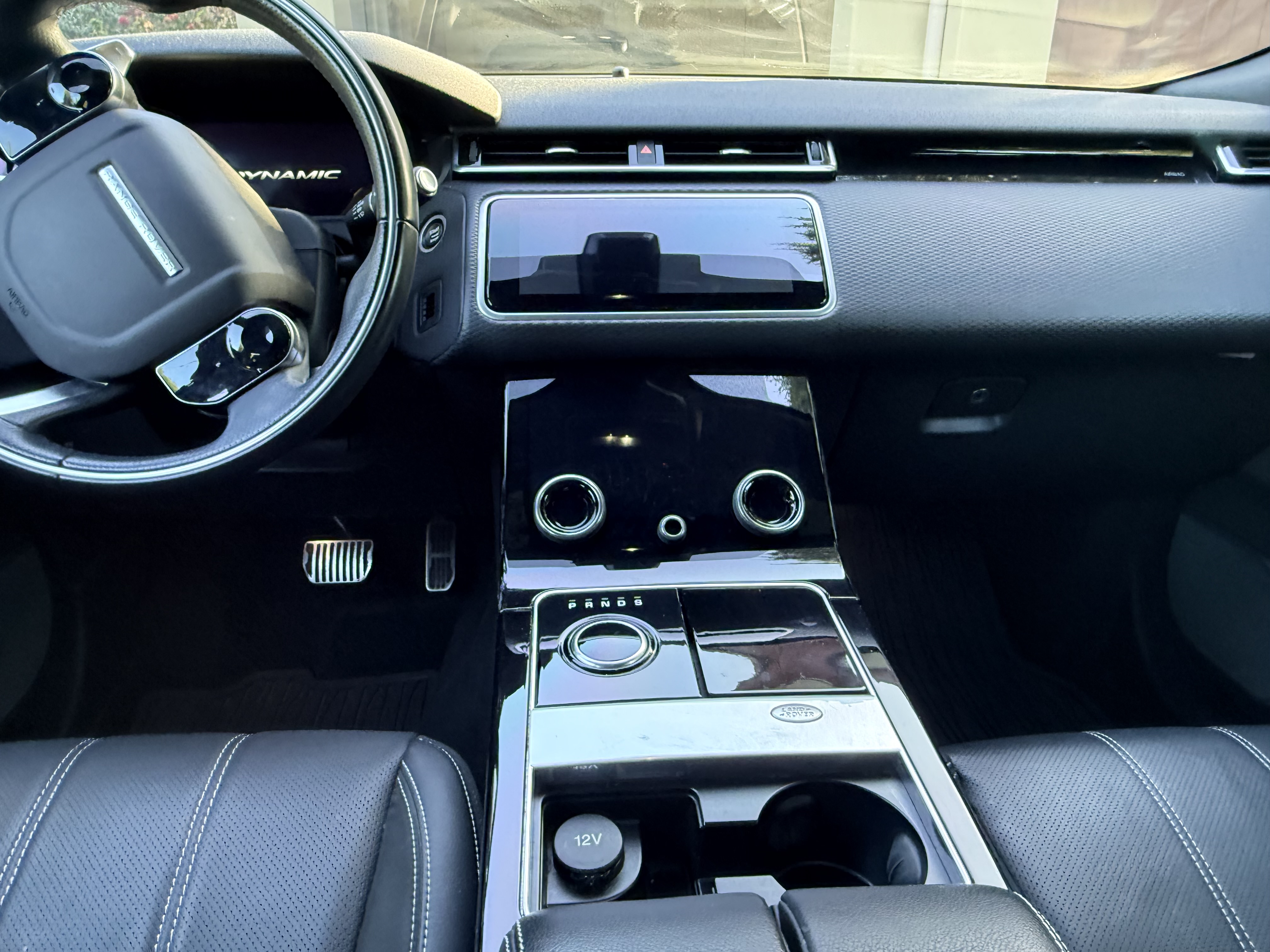 Used 2018 Land Rover Range Rover Velar R-Dynamic SE AWD/4WD image 2