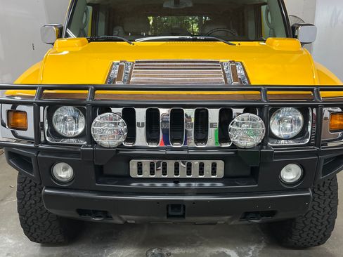 Used 2003 HUMMER H2 w/ Preferred Equipment Group image 17