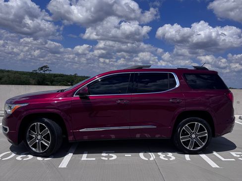 Used 2018 GMC Acadia Denali w/ Technology Package image 2