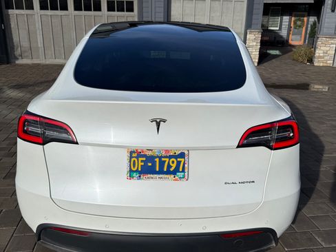 Used 2021 Tesla Model Y Long Range image 4
