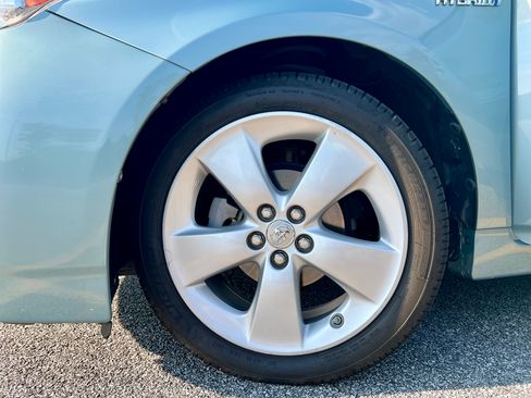 Used 2013 Toyota Prius Five image 19