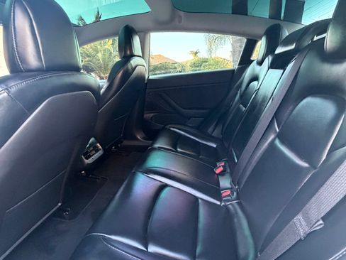 Used 2019 Tesla Model 3 Performance image 11