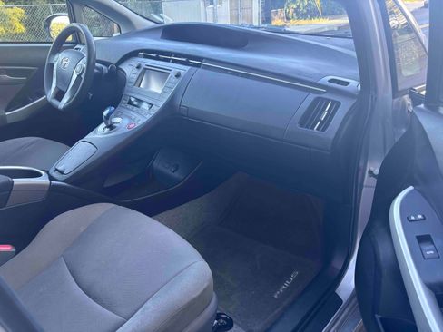 Used 2015 Toyota Prius Two image 8