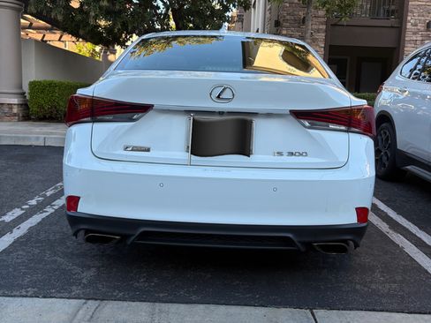 Used 2018 Lexus IS 300 F Sport image 2