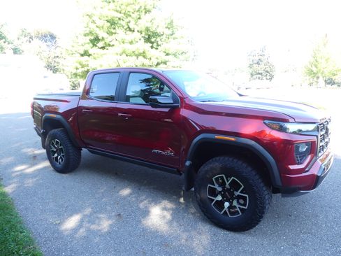 Used 2023 GMC Canyon AT4X image 2