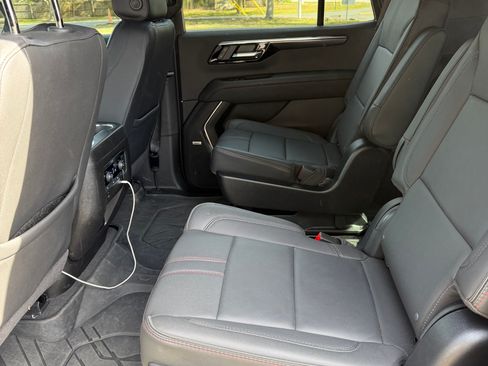 Used 2025 Chevrolet Tahoe RST w/ RST Capability Package image 4