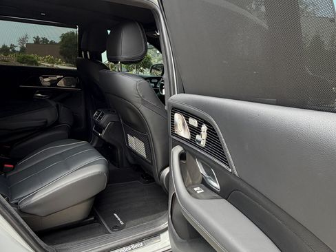 Used 2024 Mercedes-Benz GLS 580 4MATIC image 13