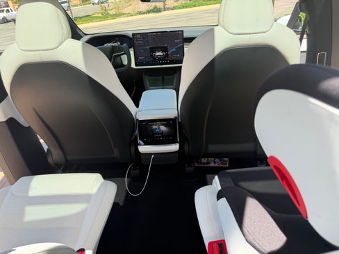 Used 2022 Tesla Model X AWD/4WD image 11