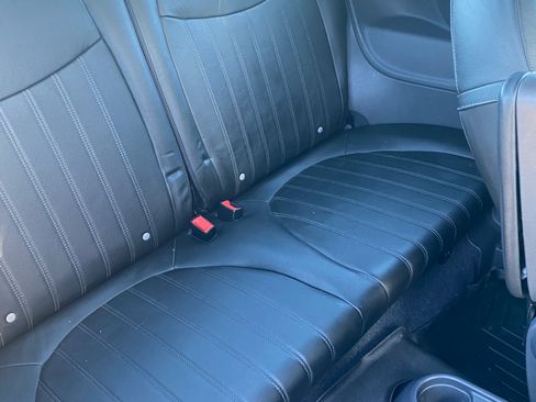 Used 2012 FIAT 500 Sport w/ Safety & Convenience Pkg FWD image 8