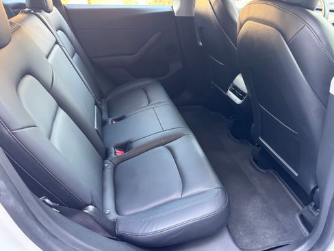 Used 2020 Tesla Model Y Long Range image 13
