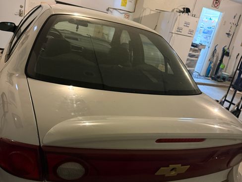 Used 2005 Chevrolet Cavalier Sedan w/ Sport Appearance Package FWD image 4