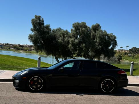 Used 2016 Porsche Panamera Turbo image 1