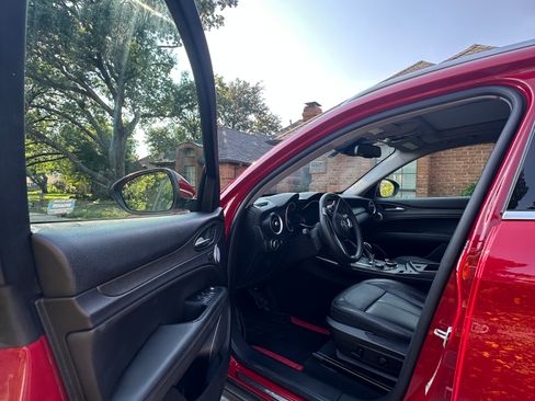 Used 2019 Alfa Romeo Stelvio Ti image 11