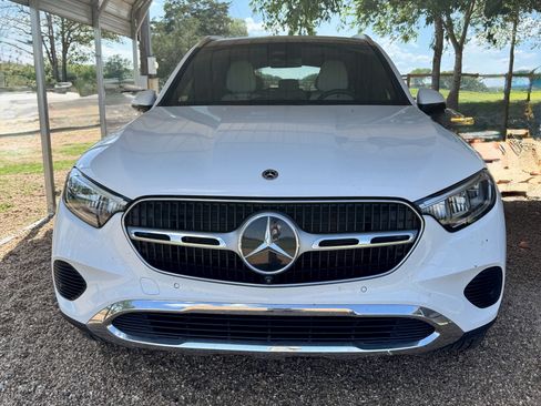 Used 2025 Mercedes-Benz GLC 350e 4MATIC image 4