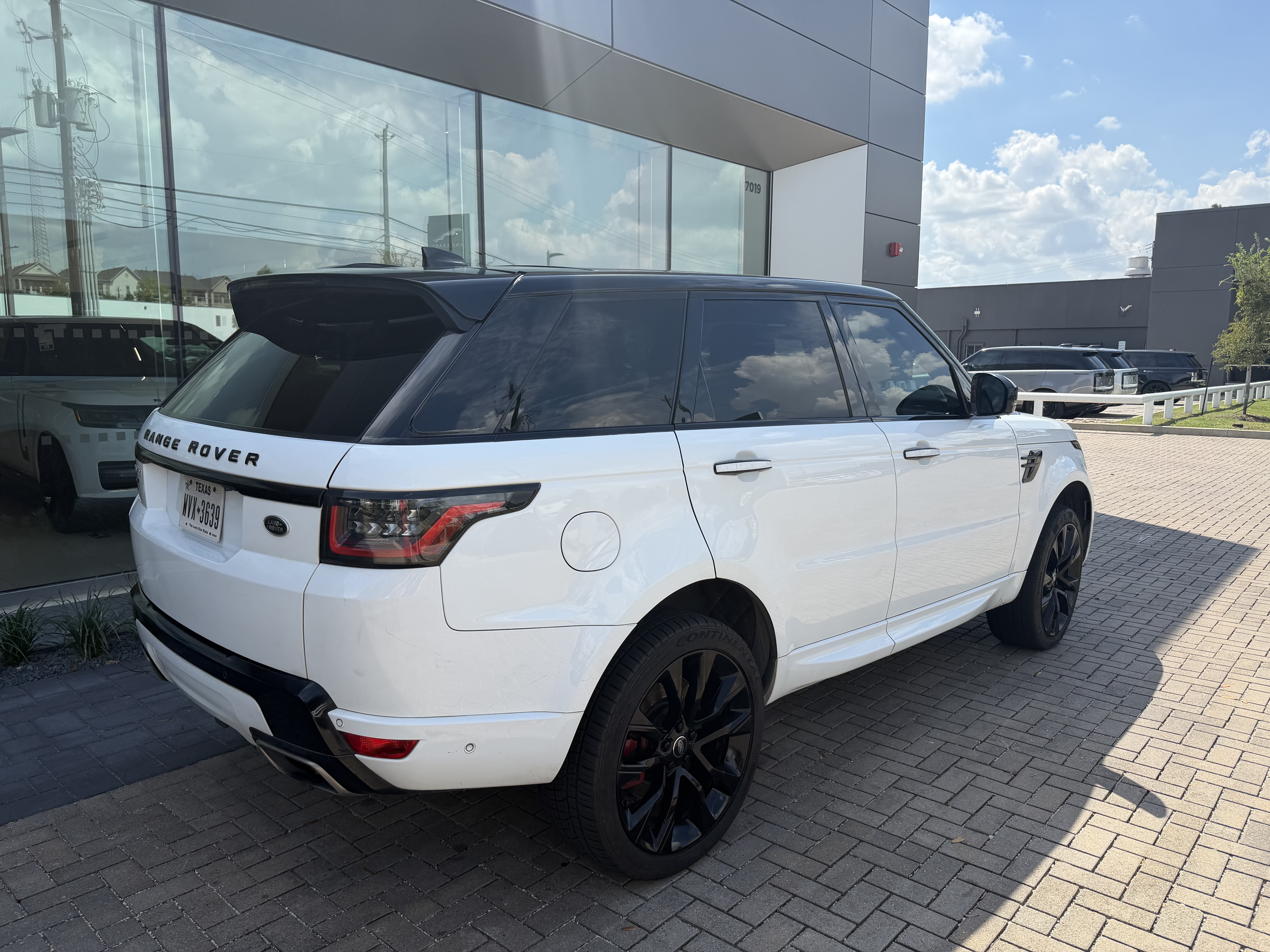 Used 2019 Land Rover Range Rover Sport HST AWD/4WD image 9