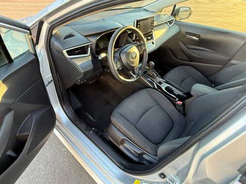 Used 2021 Toyota Corolla LE image 10