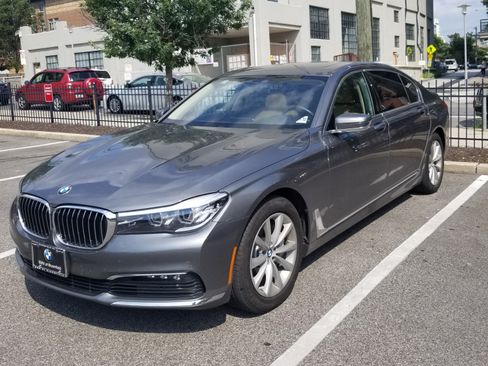 Used 2018 BMW 740i xDrive image 6