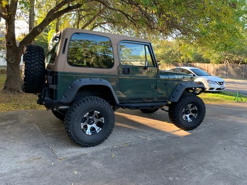 Used 1993 Jeep Wrangler Sahara AWD/4WD image 4