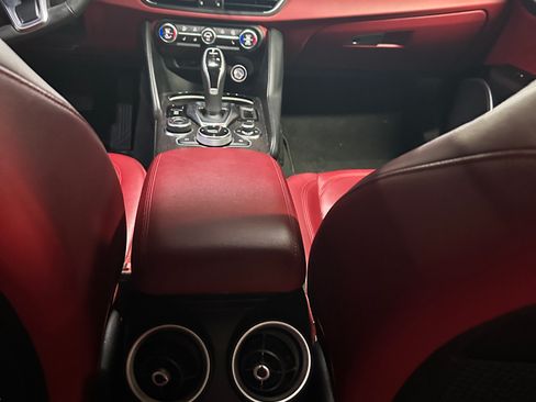 Used 2021 Alfa Romeo Giulia Ti AWD/4WD image 21