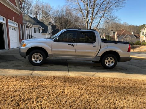 Used 2002 Ford Explorer Sport Trac 2WD image 1