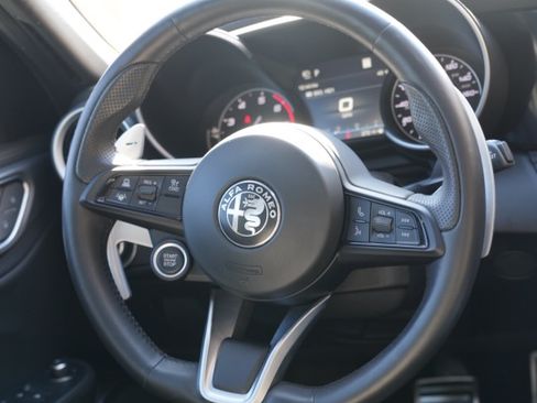 Used 2023 Alfa Romeo Giulia Veloce image 6