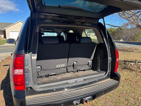 Used 2011 Chevrolet Tahoe LT image 13