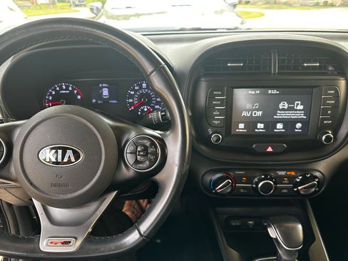 Used 2020 Kia Soul GT-Line FWD image 11