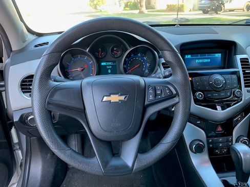 Used 2016 Chevrolet Cruze LS image 24