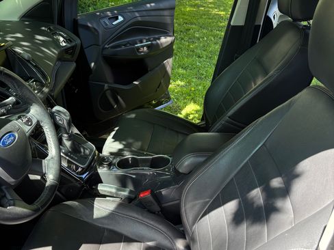 Used 2014 Ford Escape Titanium FWD image 11