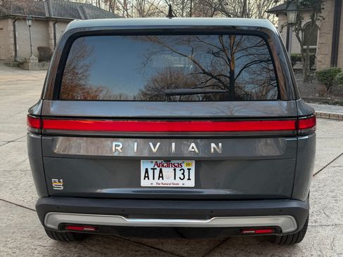 Used 2023 Rivian R1S Adventure image 11