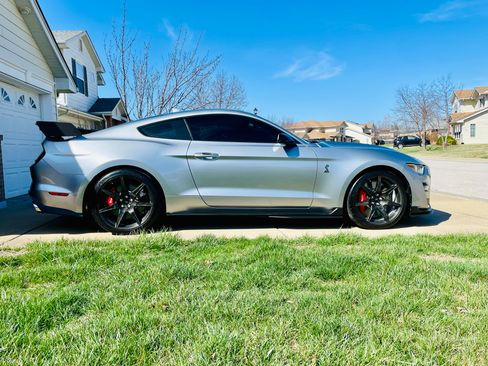 Used 2020 Ford Mustang Shelby GT500 w/ Carbon Fiber Track Pack image 6